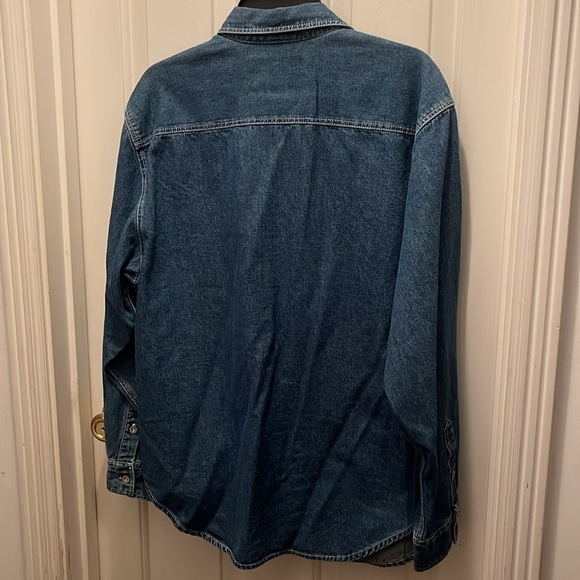 Levi’s Women’s red tag button down denim shirt size Large - Picture 2 of 16